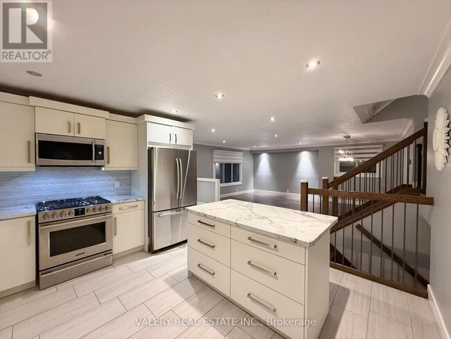 Photo - 17 Beechbank Crescent