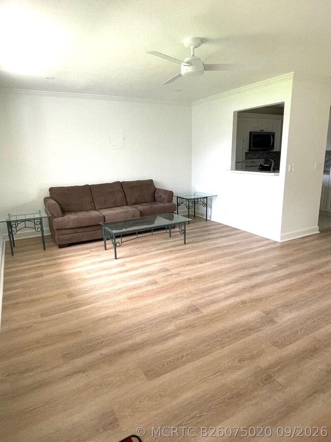 114 Valencia Blvd