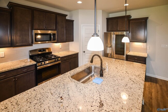 163 Kingswood Dr