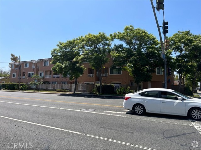 Building Photo - 7520 Artesia Blvd Unit 102 Rental