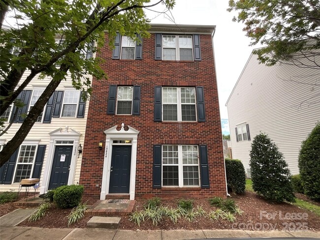 Photo - 15626 King Louis Ct