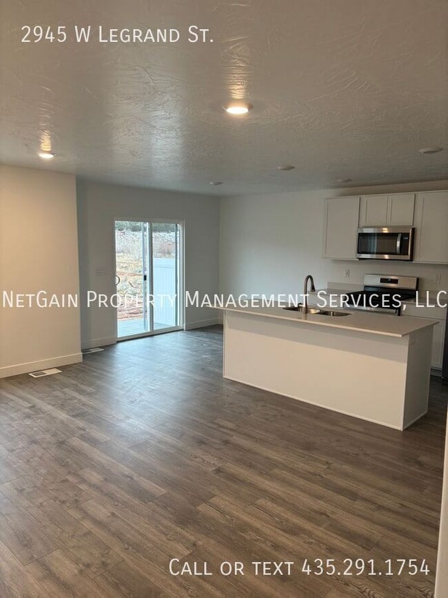 Photo - 2945 Legrand St