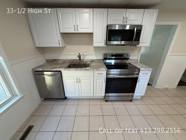 Photo - 33 1/2 High St