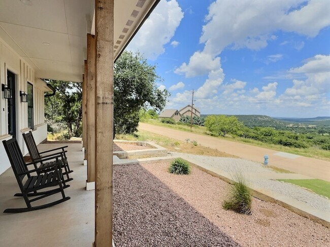 405 Oak Tree Dr