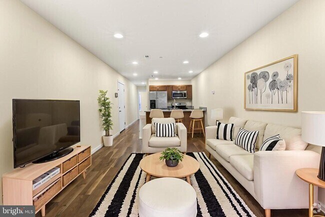 Building Photo - 134 S 46th St Unit B Rental