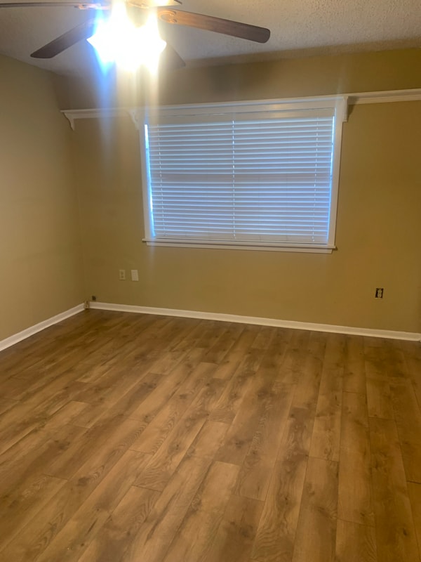 Photo - 16912 Dahlgren Ave