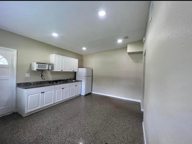 Photo - 3213 E Fern St Unidad 1
