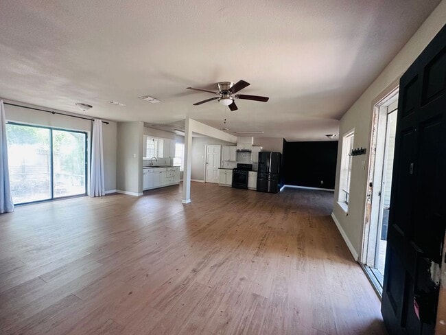 Photo - 1325 Tyler Ave