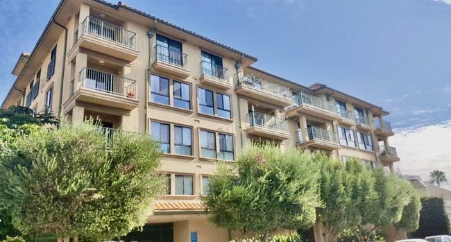 Building Photo - 3845 Vinton Ave Unit 3845