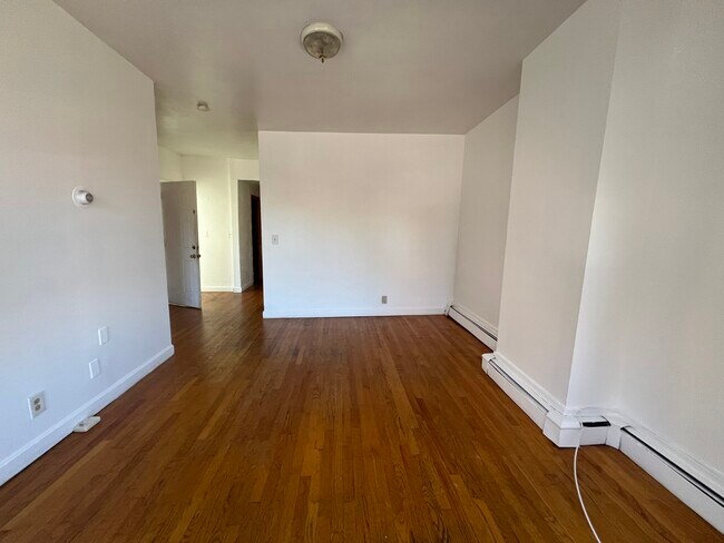 848 Huntington Ave Unit 3