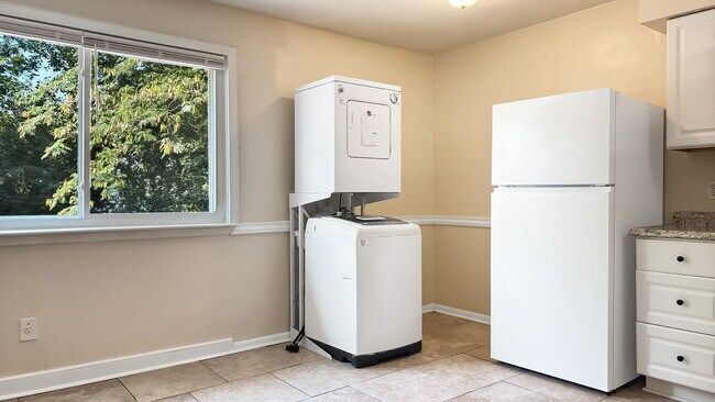 Photo - Monticello Village at Ashlawn Apartments