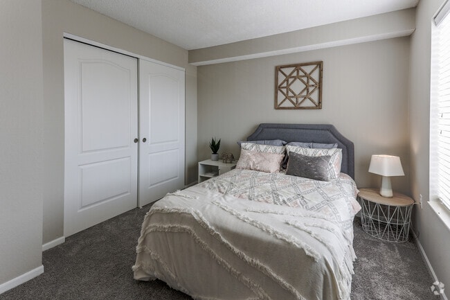 2BR, 2BA - 1,142SF - Second Bedroom