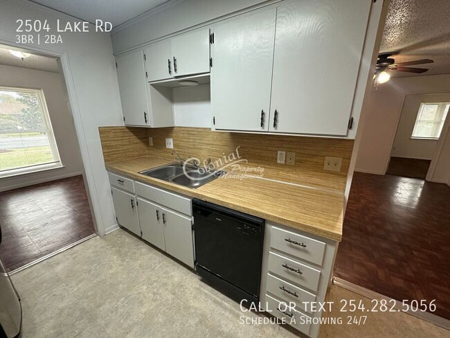 Photo - 2504 Lake Rd