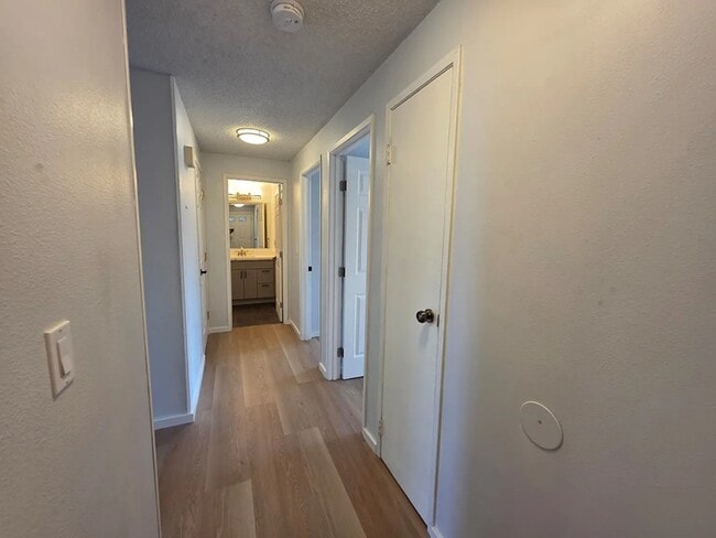 ENTRANCE HALLWAY - 214 Portland Ct SW