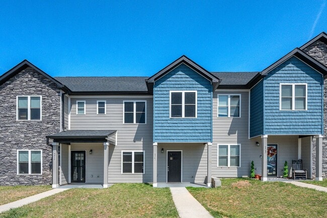 Building Photo - 3 Bedroom Townhome in Campbell County