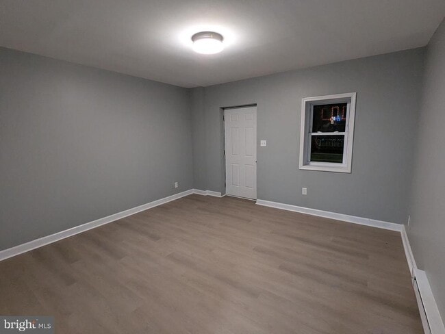 Building Photo - 523 E Patapsco Ave