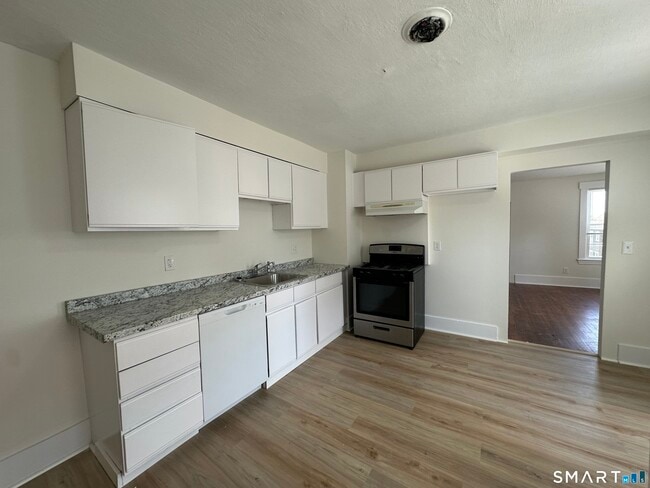 Building Photo - 101 Riverview Ave Unit 2