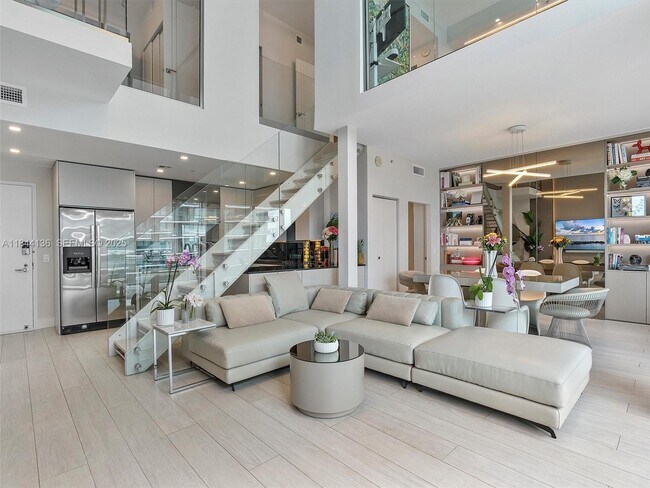 Photo - 60 SW 13th St Unidad 4406