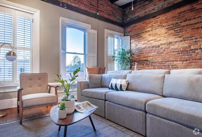 Building Photo - 1647 Wisconsin Ave NW Rental