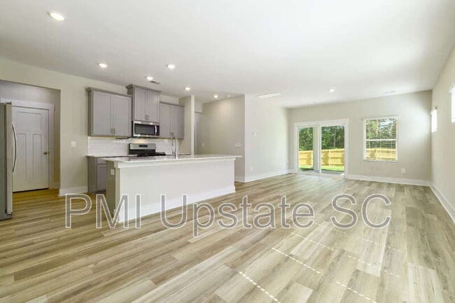 Photo - 519 Crowder Pl