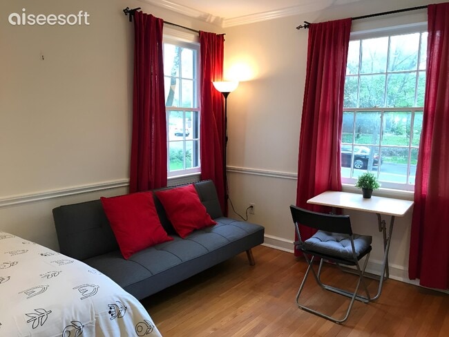 Building Photo - 4427 Nebraska Ave NW Unit #4