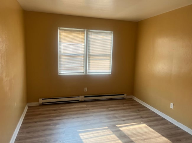 Building Photo - 13965 Superior Rd Unit 205