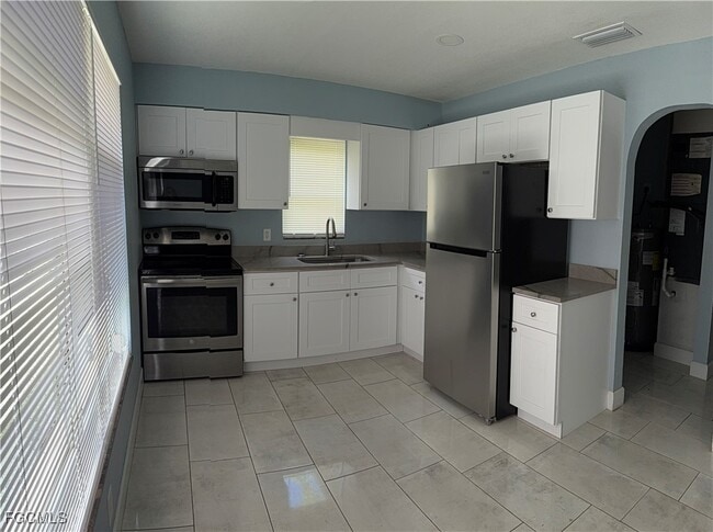 Building Photo - 1171 Laurel Dr Rental