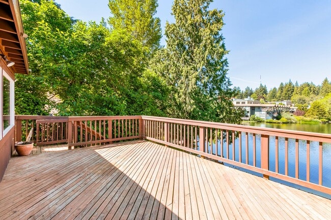 Photo - JENSEN DUPLEX Unit A- Upper