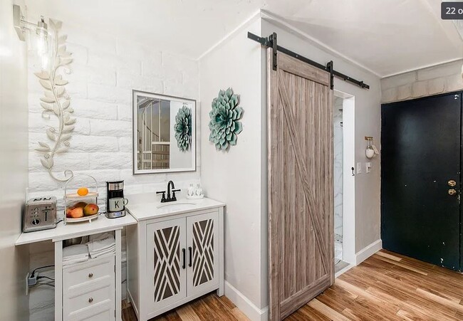 Building Photo - 26138 Jesmond Dene Rd Rental