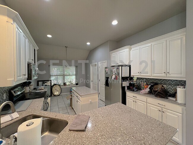 Photo - Inviting 3/2/2 on Corner Lot in Fort Worth...