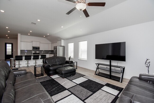 Photo - 31438 Vineyard Creek Dr