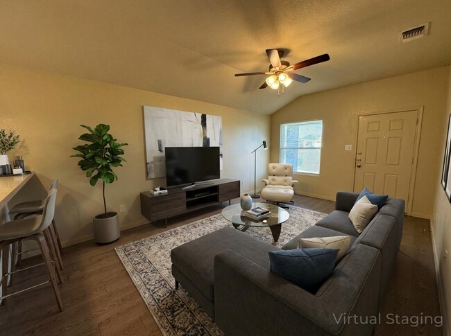 Photo - 5804 Rustler Dr Unidad B