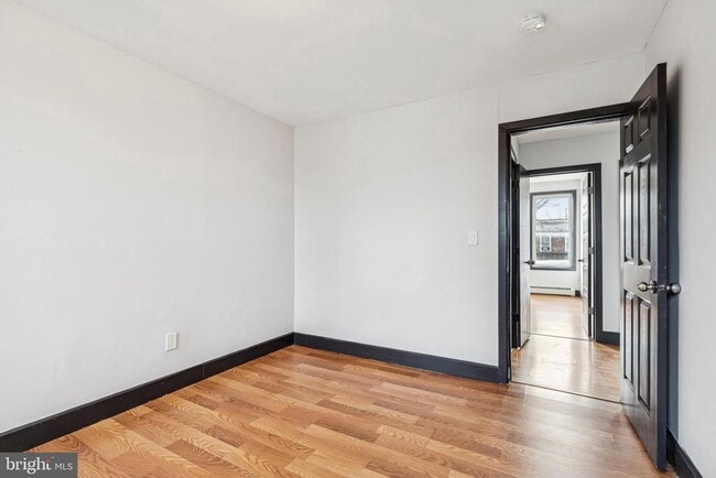 Photo - 5221 Linden Heights Ave