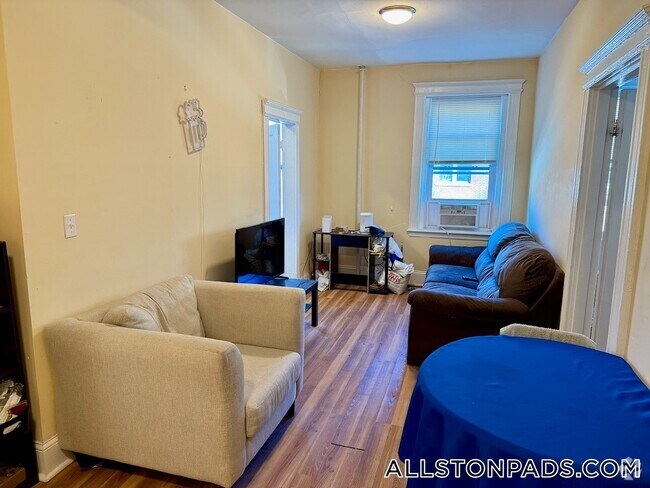 Building Photo - 26 Park Vale Ave Rental