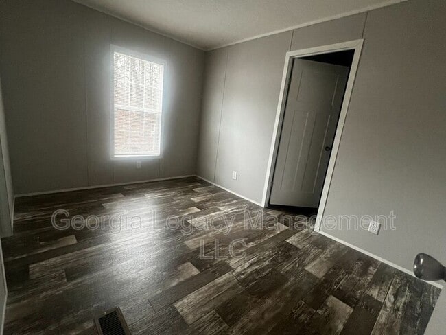 Photo - 189 Mason St