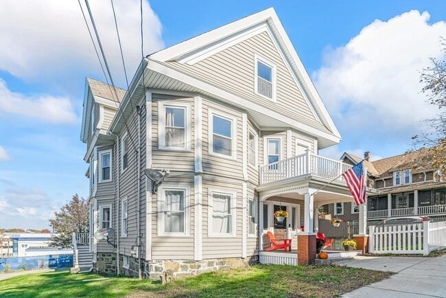 Photo - 16 Gould Ave Unit 1