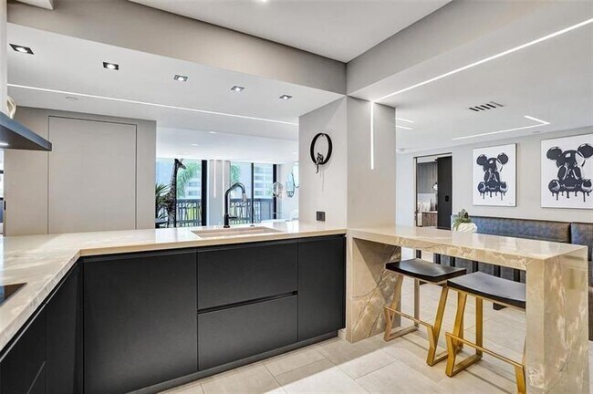 Photo - 2900 NE 14th Street Causeway Unit 510