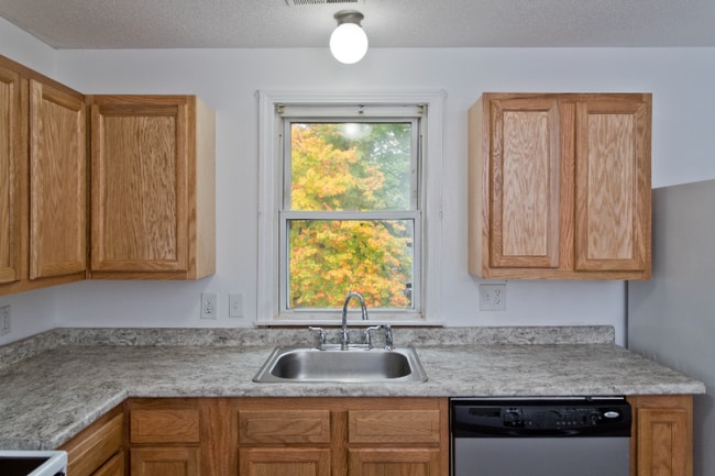 Photo - 18 Bates St Unidad Second Floor Rear