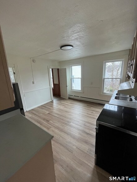 Photo - 11 Roosevelt Ave