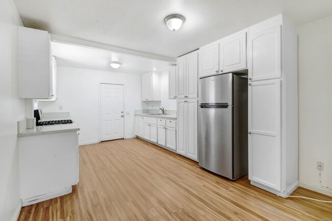 Photo - 10722 Wells Ave Unit Front