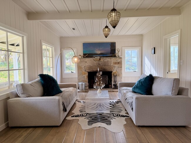 Photo - 2099 Emigrant Creek Rd