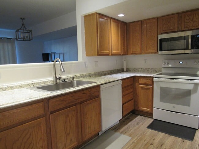 Photo - Gorgeous Westside 3 bd Twin Home