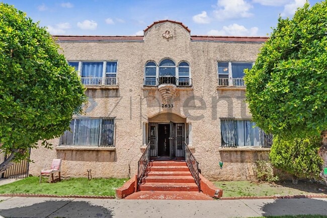 Building Photo - Unit 5