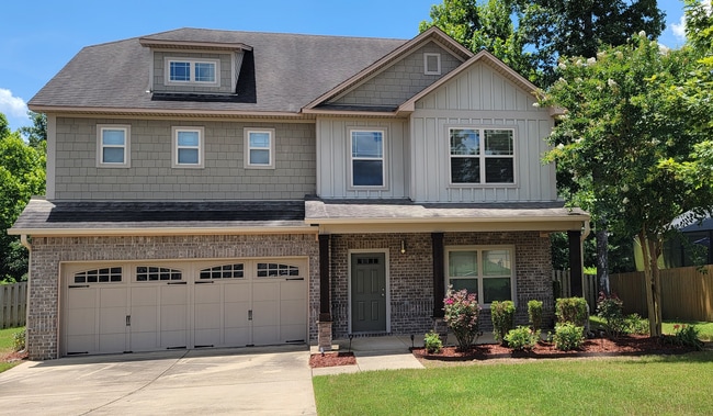 Stunning 4-Bedroom, 3.5-bath Home in the P... - Stunning 4-Bedroom, 3.5-bath Home in the P...