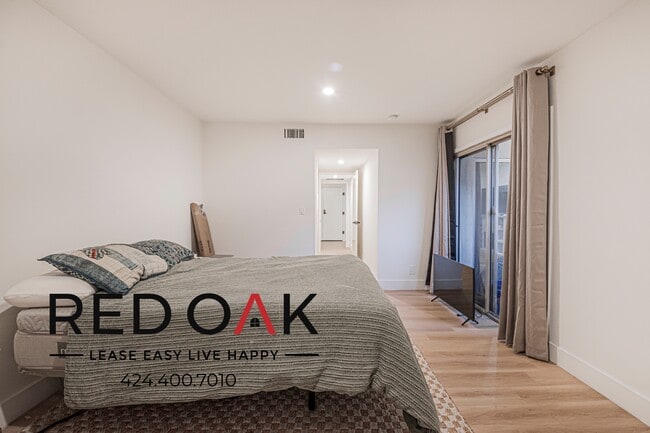 Photo - 927 Kings Rd Unit 114