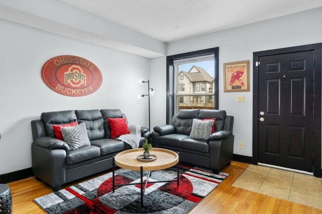 Photo - 1373 Indianola Ave