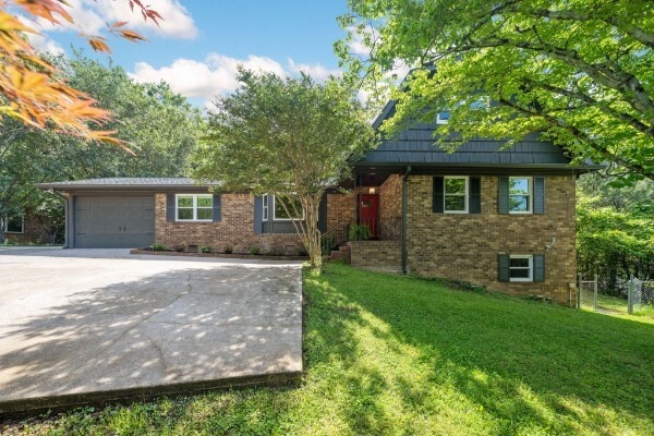 Building Photo - 1220 Franklin Dr