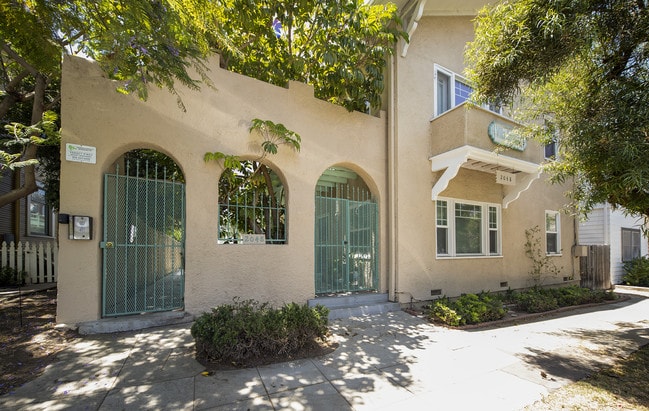 Photo - Stunning Upstairs 1BR in Downtown/Bankers Hill with Hardwood Flooring & Balcony! Unidad 05