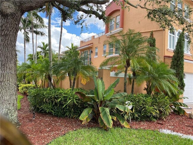 Building Photo - 2636 NE 15th St