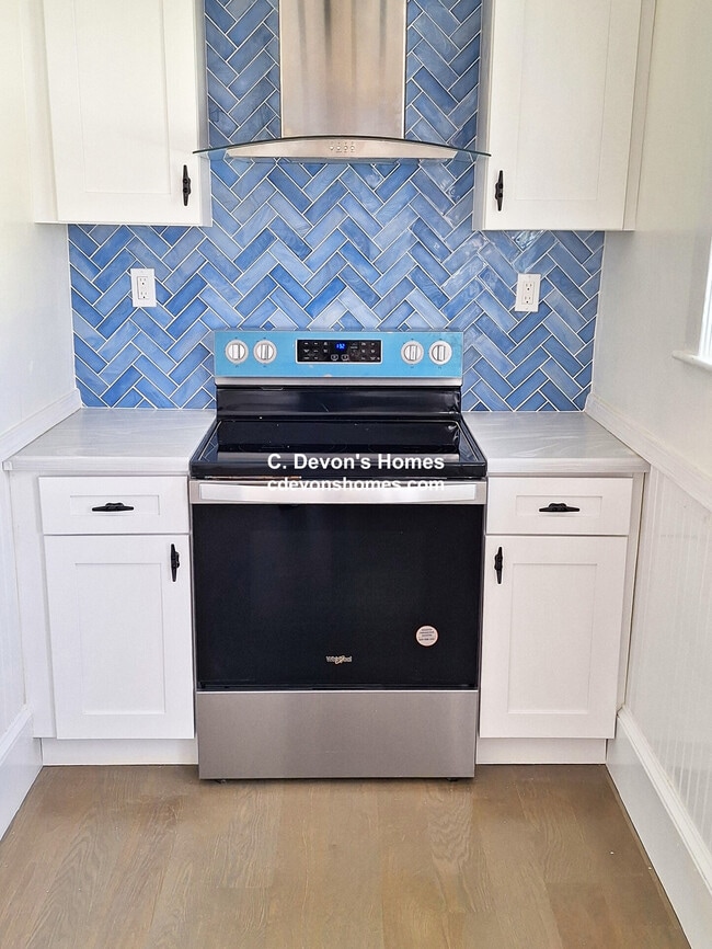 Photo - 953 Shirley St Unit 2